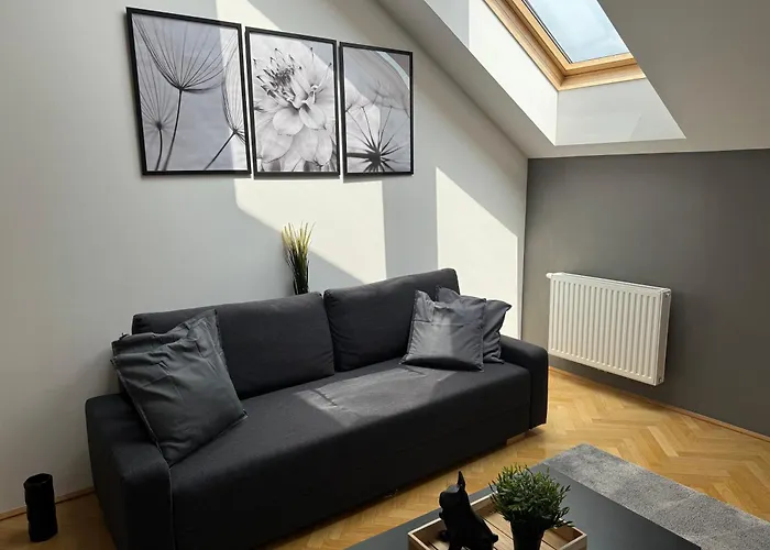 Daire 105qm, 2 Bedroom Schoenbrunn, Central, Balcony Viyana
