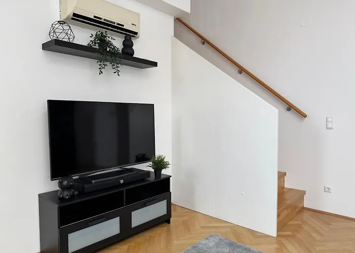 Daire 105qm, 2 Bedroom Schoenbrunn, Central, Balcony