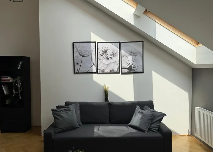 105qm, 2 Bedroom Schoenbrunn, Central, Balcony
