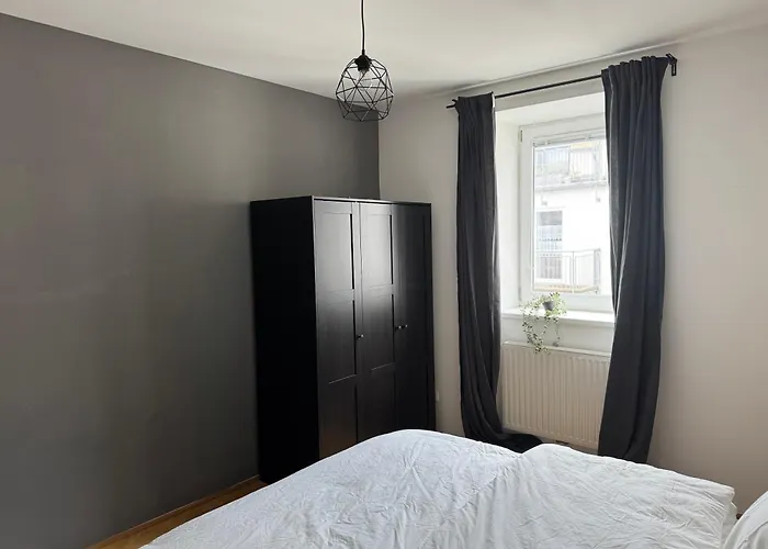 Daire 105qm, 2 Bedroom Schoenbrunn, Central, Balcony Viyana