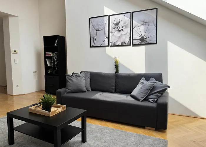 Apartment 105qm, 2 Br, Schönbrunn, Central, Balcony