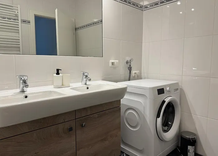 105qm, 2 Br, Schönbrunn, Central, Balcony *