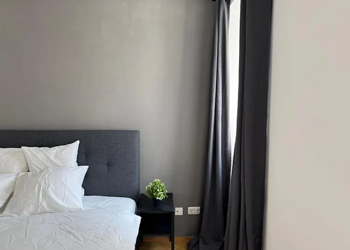 Daire 105qm, 2 Bedroom Schoenbrunn, Central, Balcony Viyana